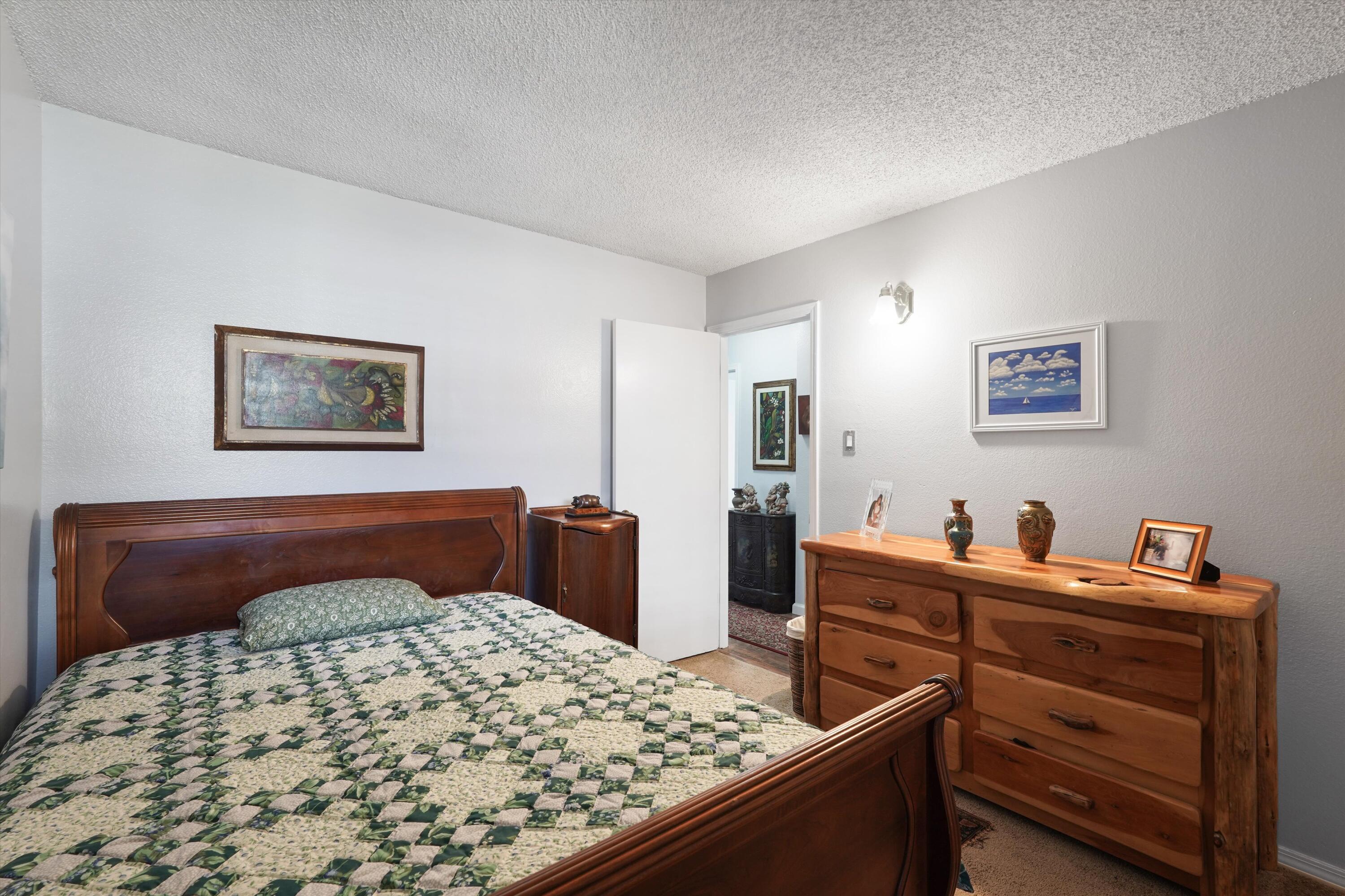 Photo 20 — 2509 Paisano Street NE