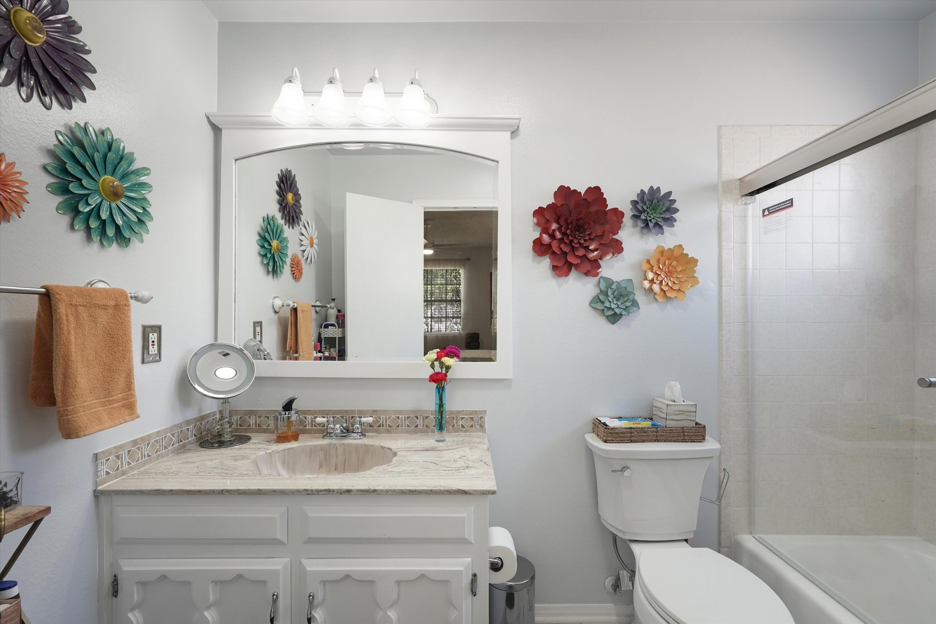 Photo 16 — 2509 Paisano Street NE