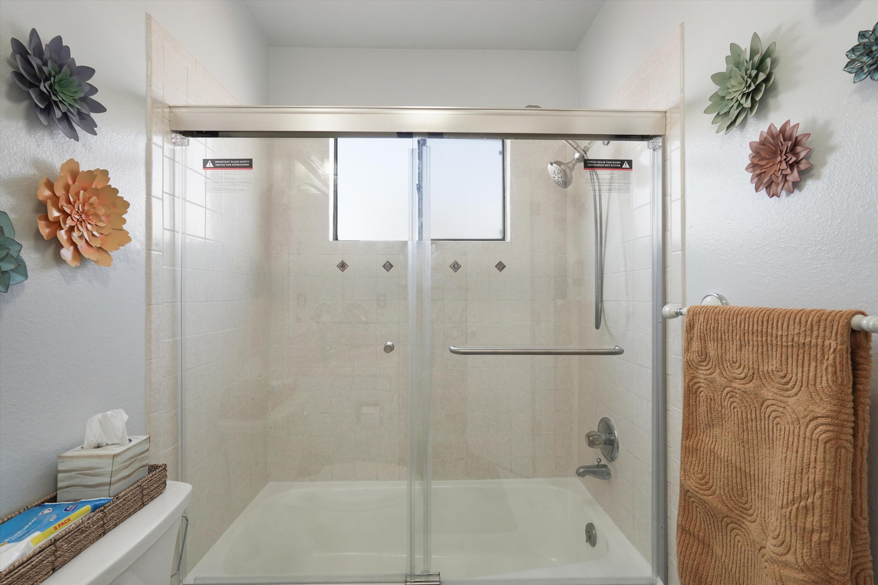 Photo 15 — 2509 Paisano Street NE