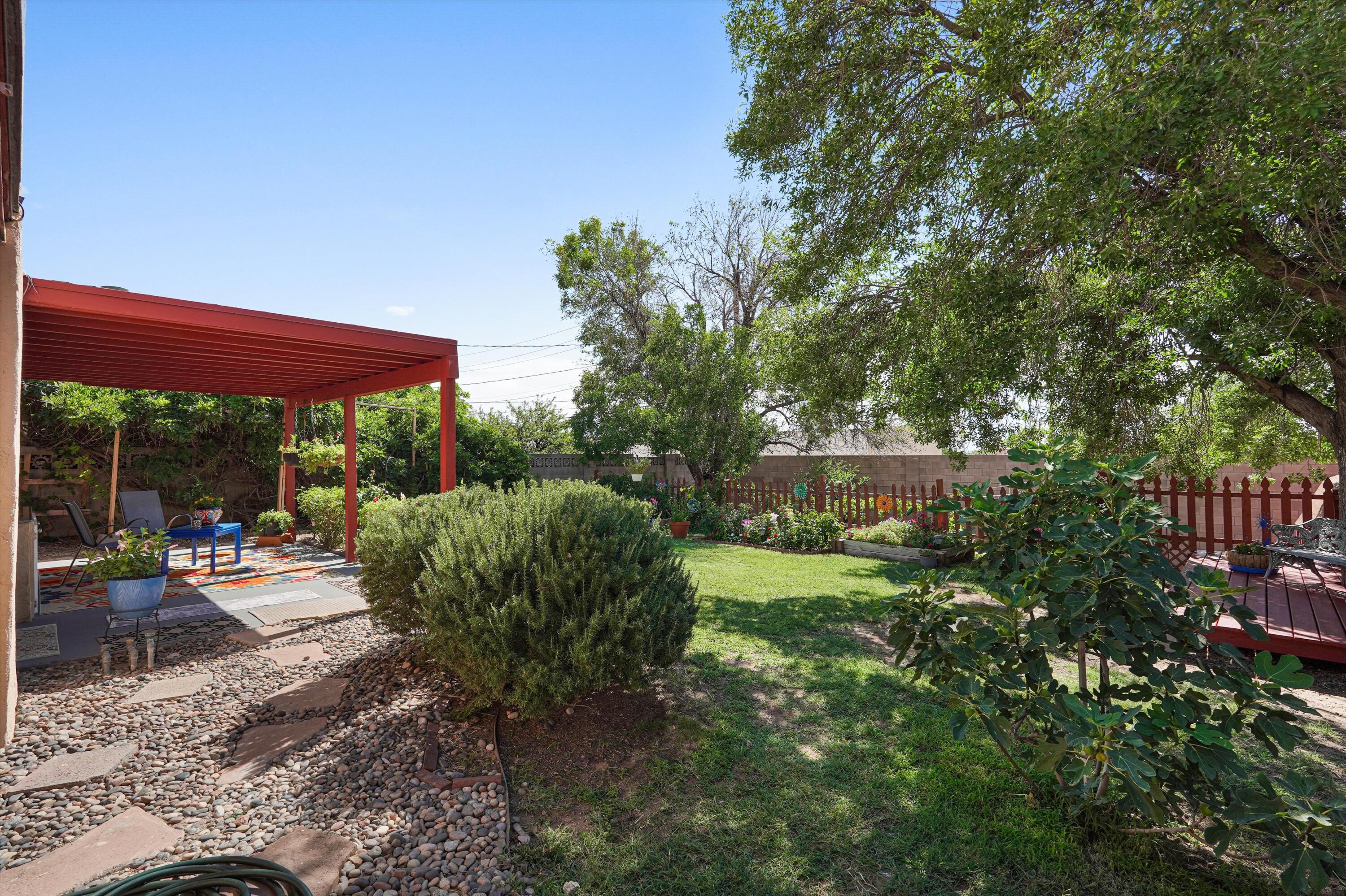 Photo 11 — 2509 Paisano Street NE