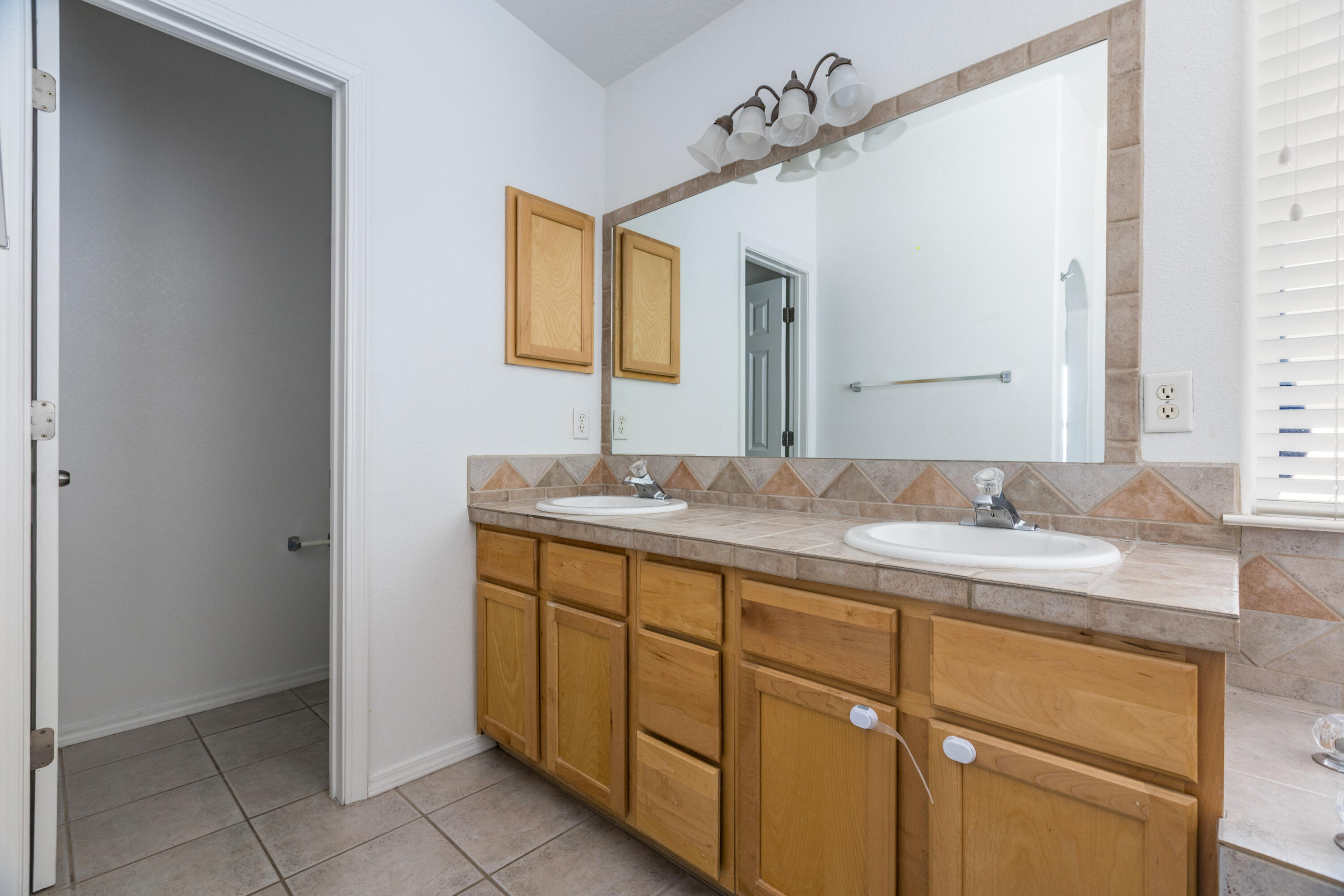 Photo 17 — 7224 Eagle View Avenue NE