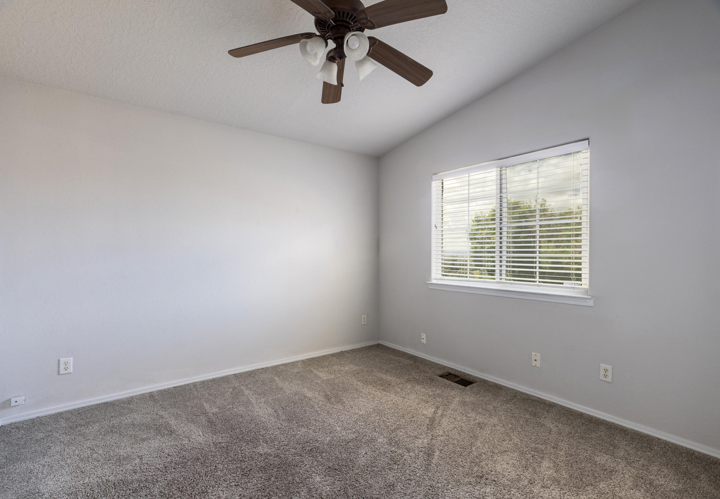 Photo 13 — 7224 Eagle View Avenue NE