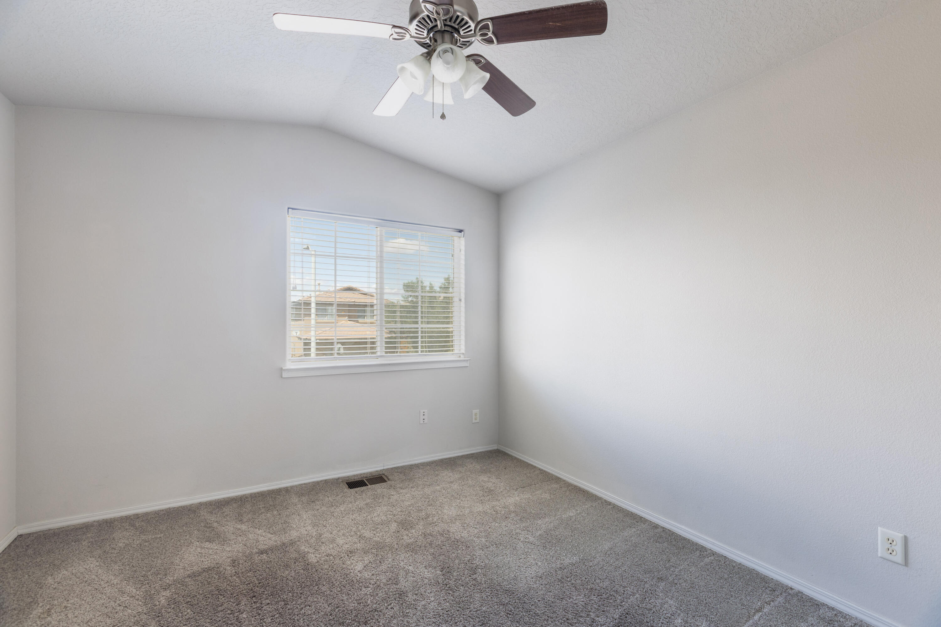 Photo 9 — 7224 Eagle View Avenue NE