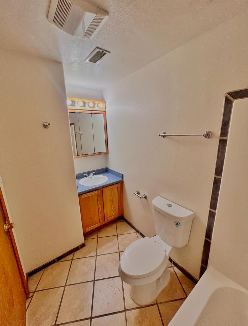 Photo 13 — 615 Candelaria Road NW