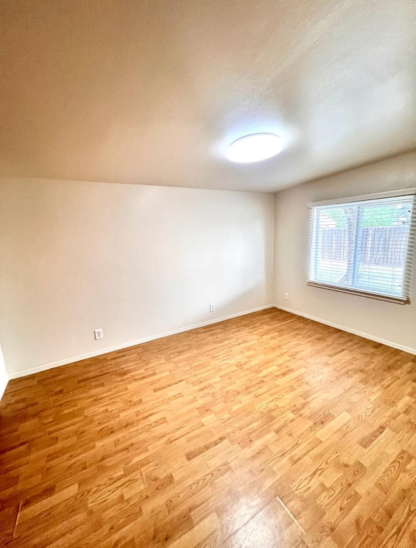 Photo 8 — 615 Candelaria Road NW