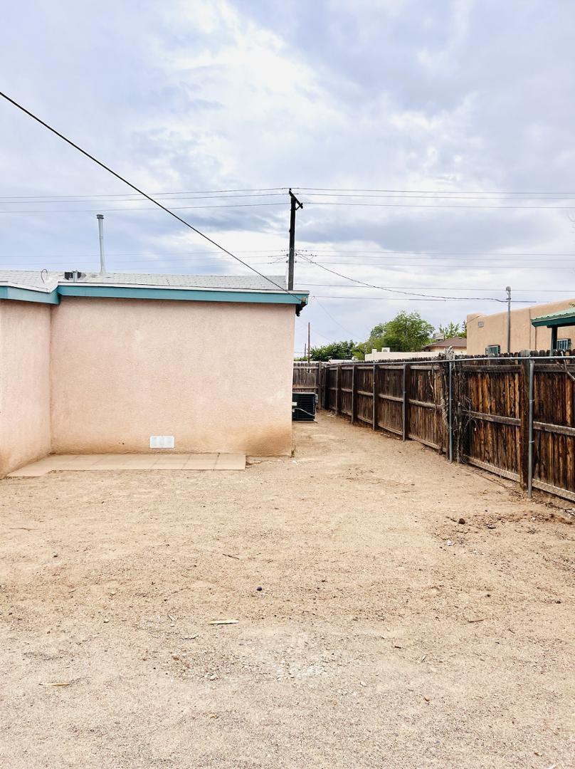 Photo 3 — 615 Candelaria Road NW