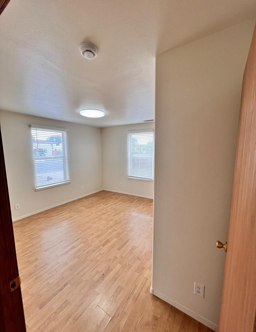 Photo 15 — 615 Candelaria Road NW