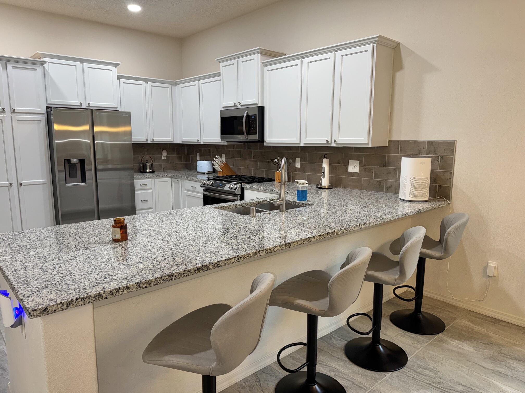 Photo 15 — 3245 Oakmount Drive SE