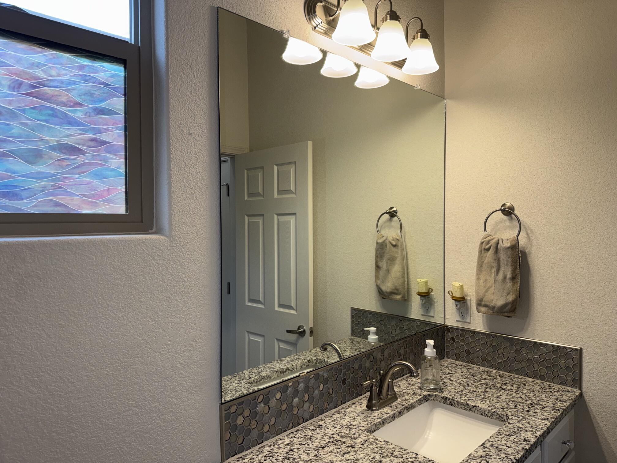 Photo 13 — 3245 Oakmount Drive SE