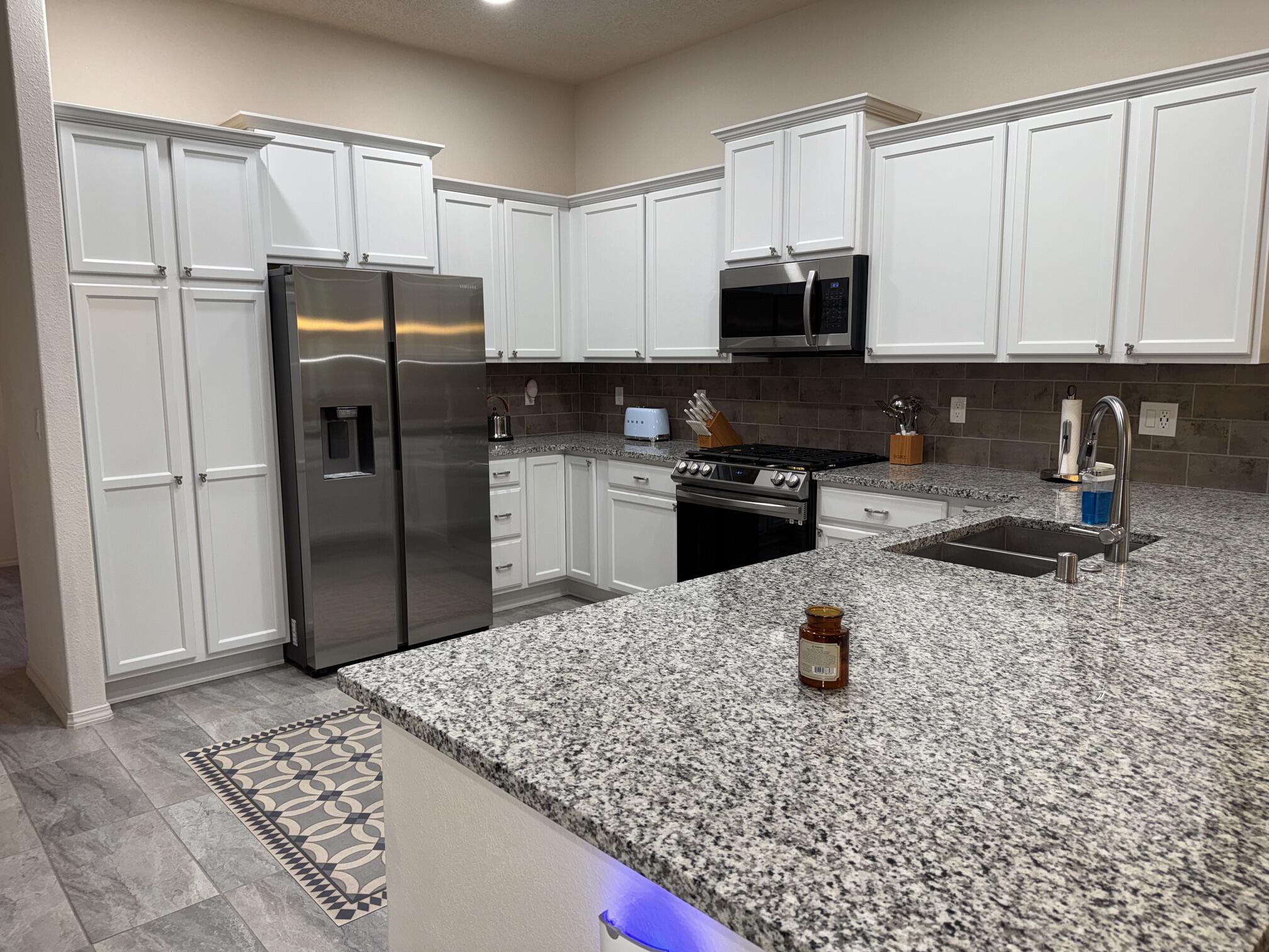 Photo 11 — 3245 Oakmount Drive SE