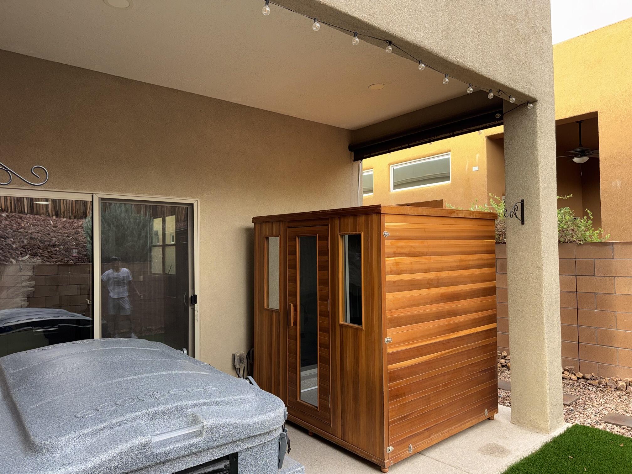 Photo 9 — 3245 Oakmount Drive SE