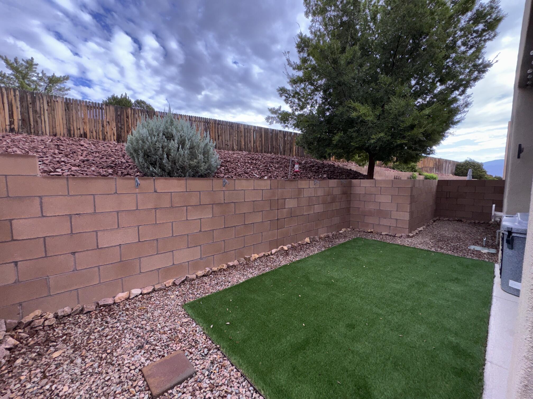 Photo 7 — 3245 Oakmount Drive SE
