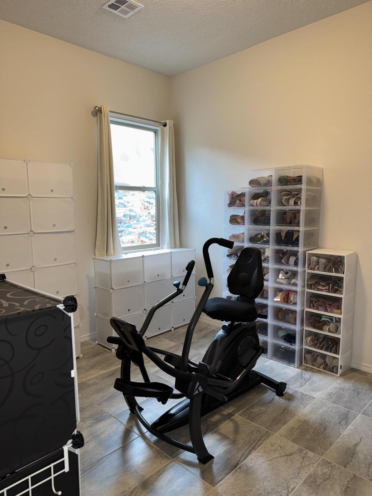 Photo 5 — 3245 Oakmount Drive SE