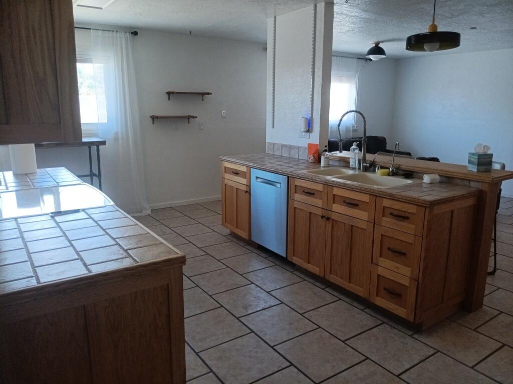 Photo 4 — 11925 Euclid Court NE