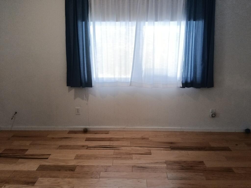Photo 3 — 11925 Euclid Court NE