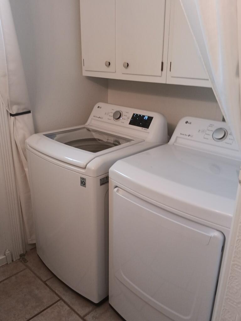 Photo 2 — 11925 Euclid Court NE