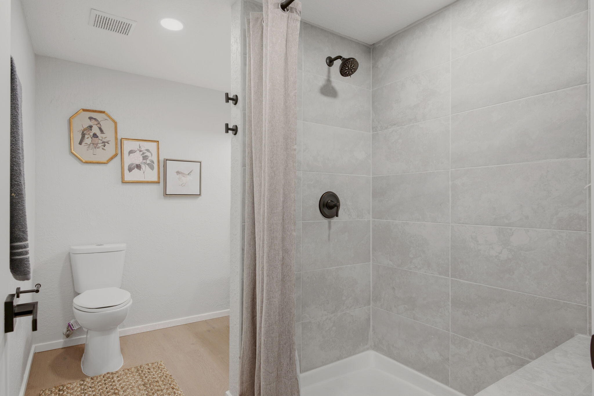 Photo 18 — 1520 Martha Street NE