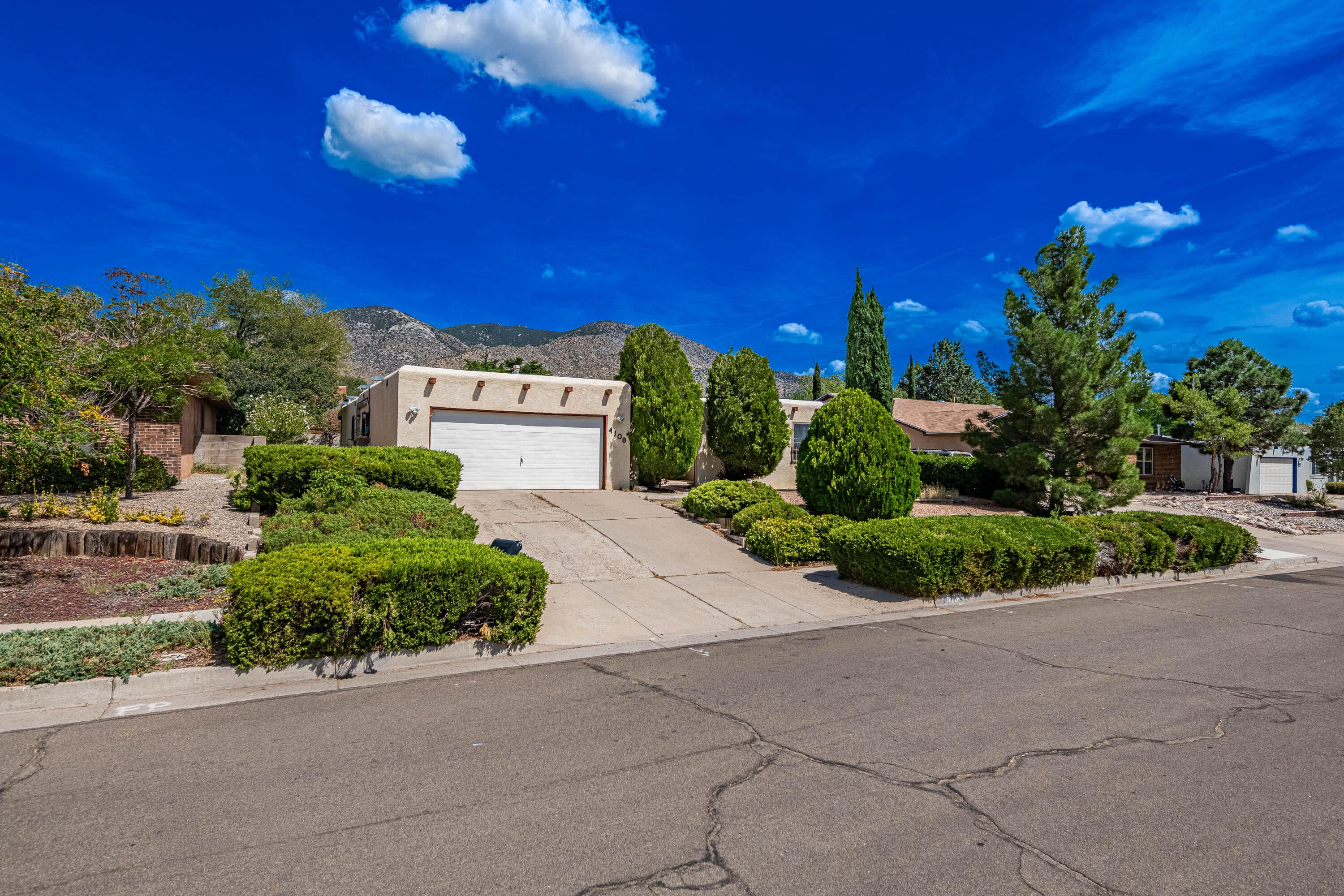4108 Blue Ridge Place NE, Albuquerque, NM 87111