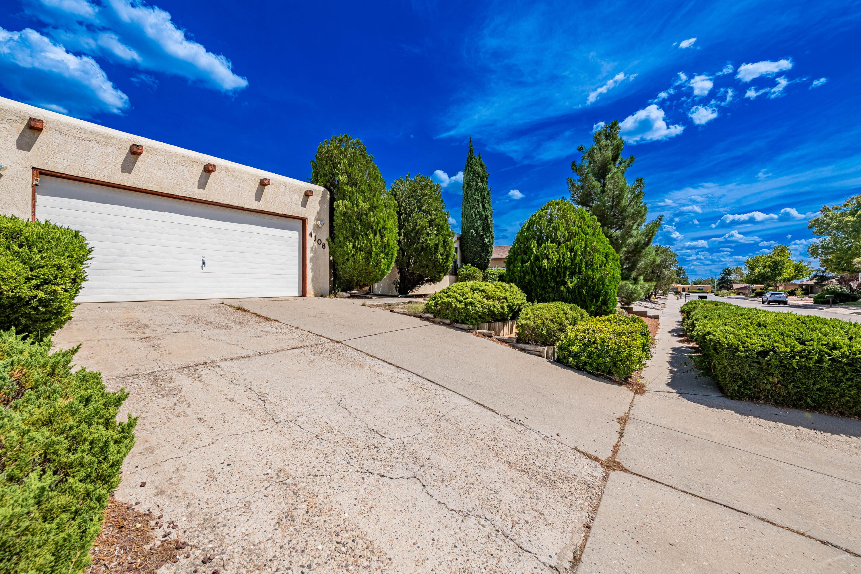 Photo 2 — 4108 Blue Ridge Place NE