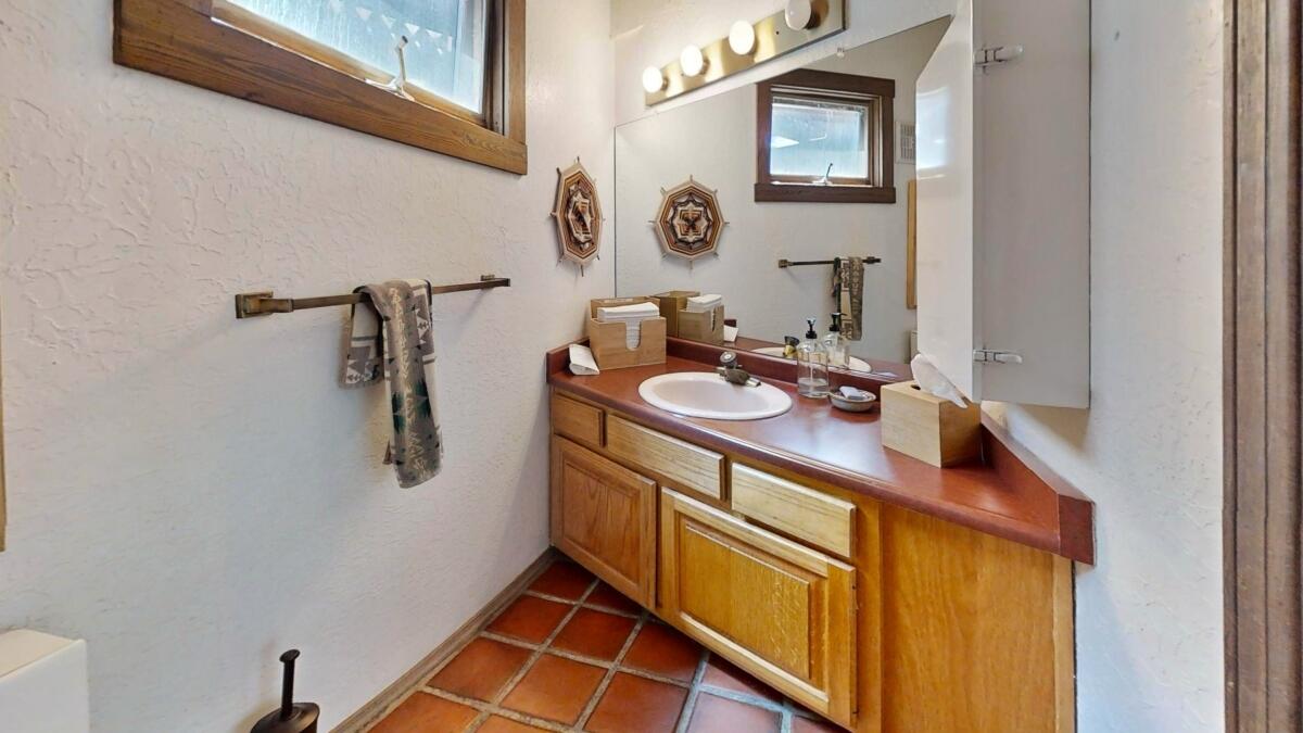 Photo 14 — 931 Camino Ranchitos NW