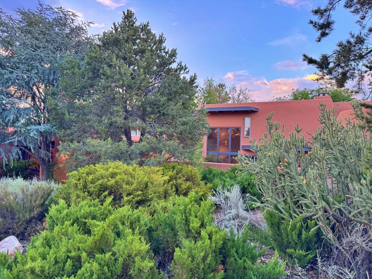 Photo 8 — 931 Camino Ranchitos NW