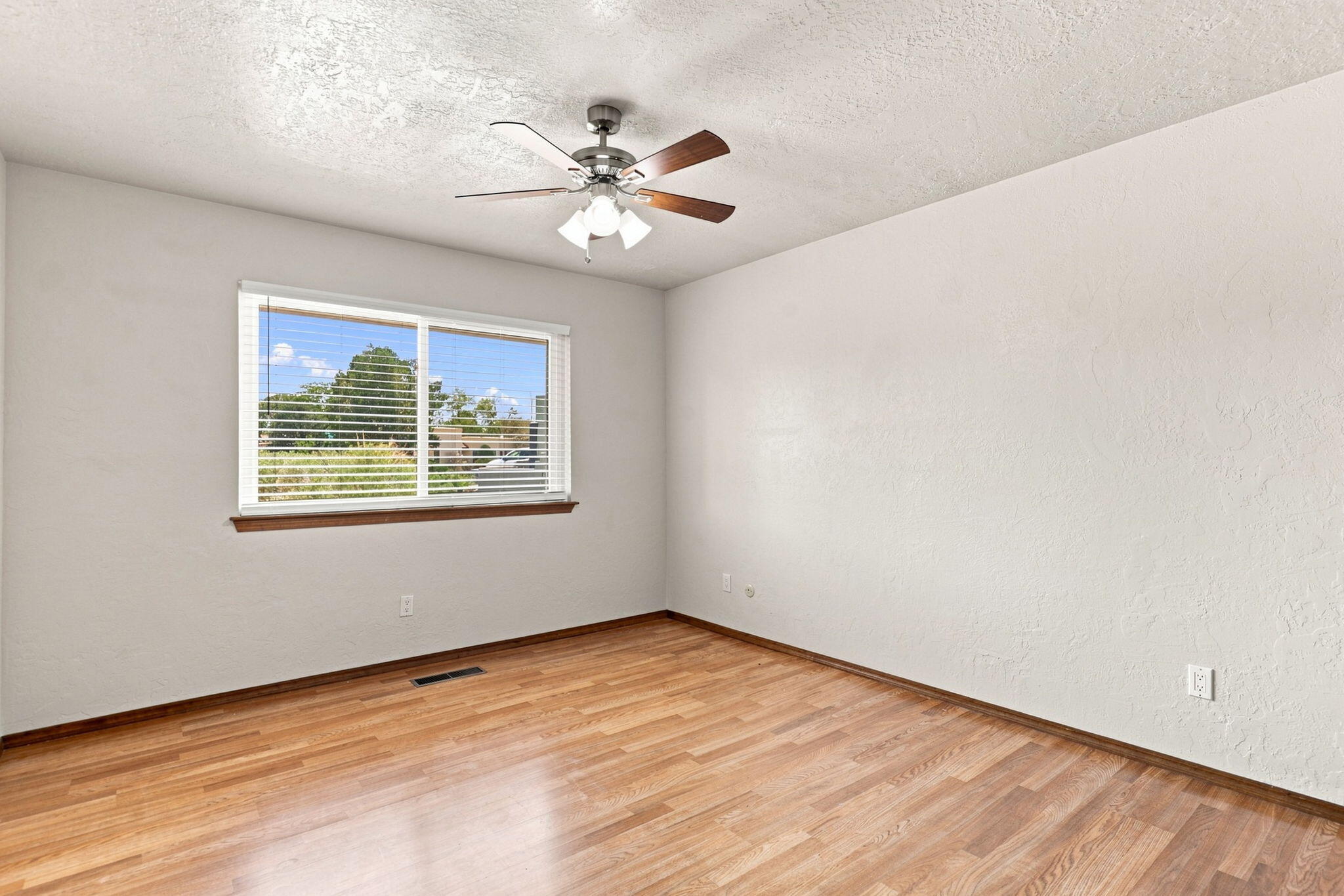 Photo 18 — 1301 Ridgecrest Loop SE