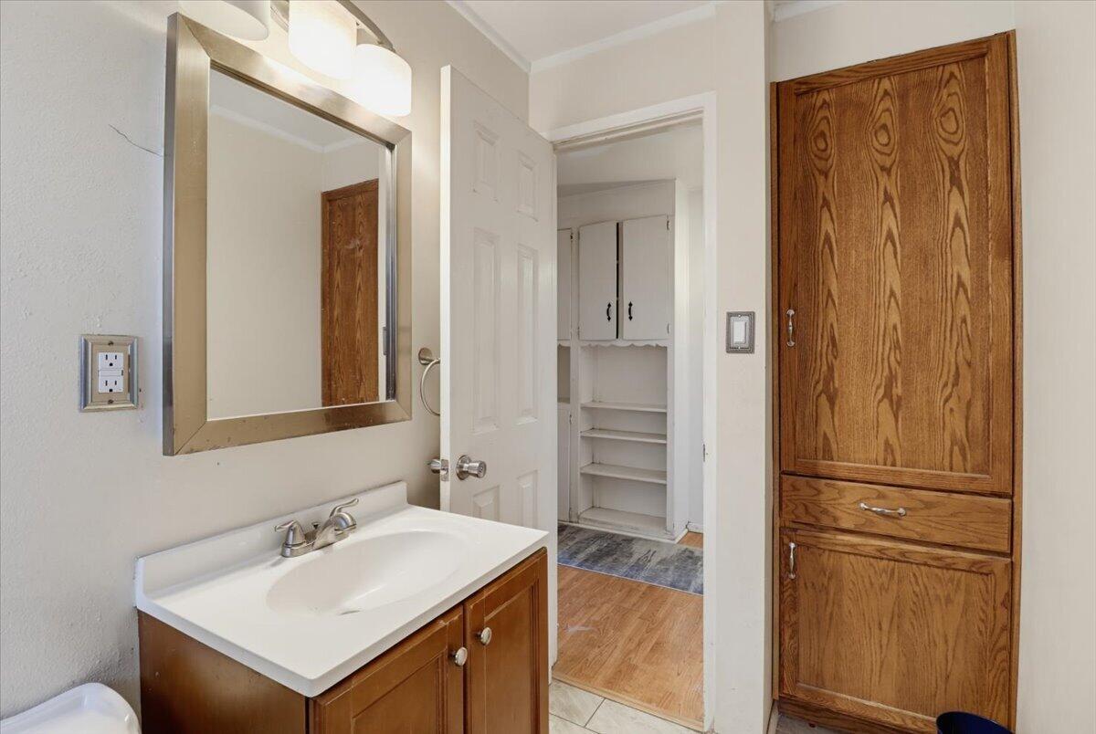 Photo 20 — 2326 Stevens Drive NE