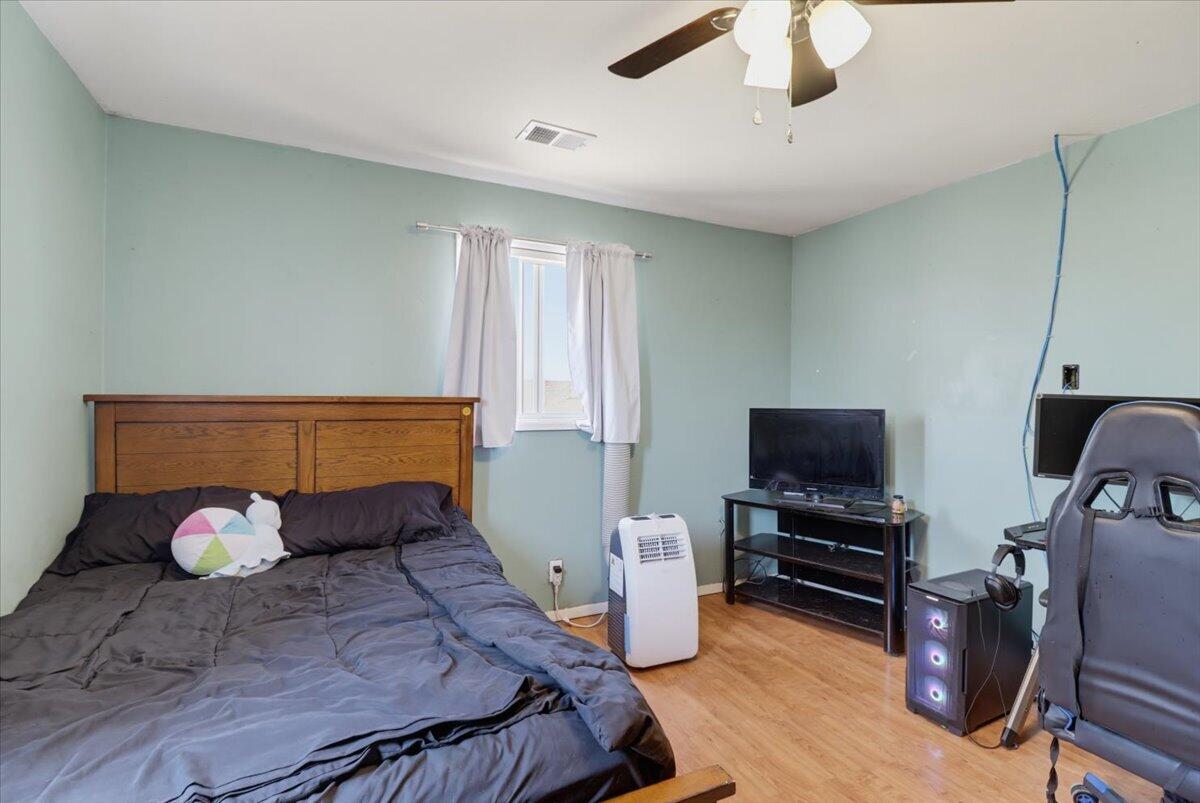 Photo 18 — 2326 Stevens Drive NE