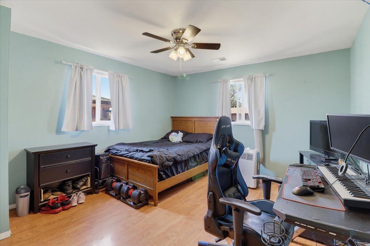 Photo 16 — 2326 Stevens Drive NE
