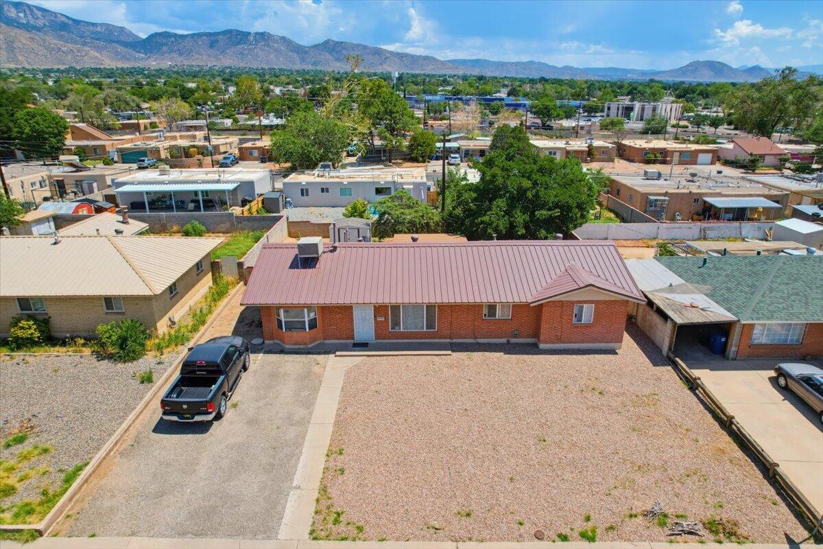 Photo 7 — 2326 Stevens Drive NE