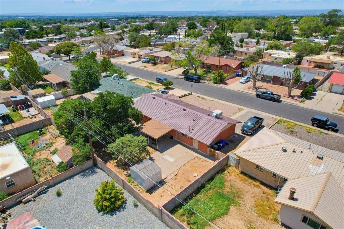Photo 6 — 2326 Stevens Drive NE