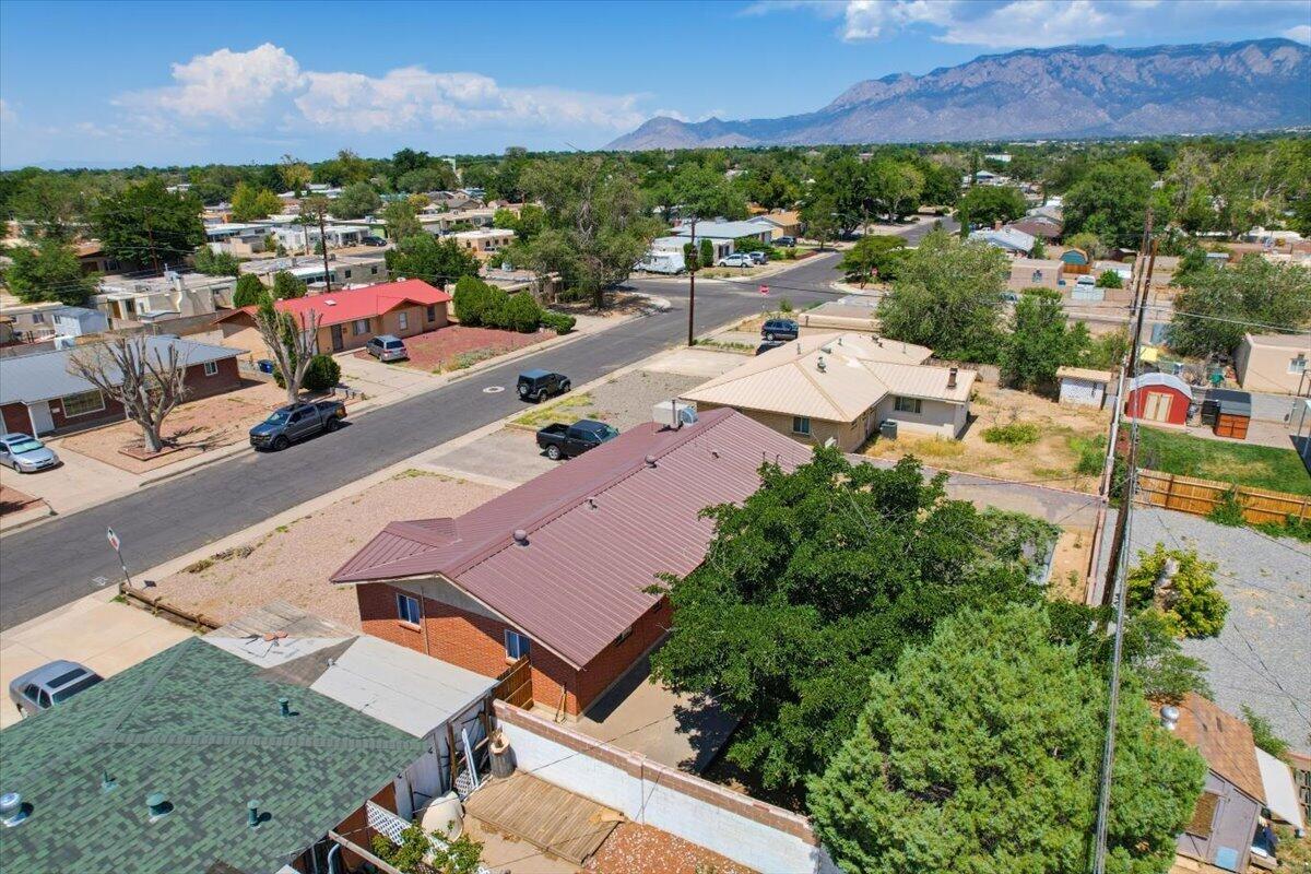 Photo 5 — 2326 Stevens Drive NE