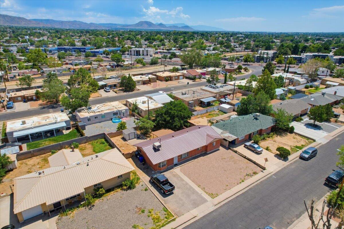 Photo 3 — 2326 Stevens Drive NE