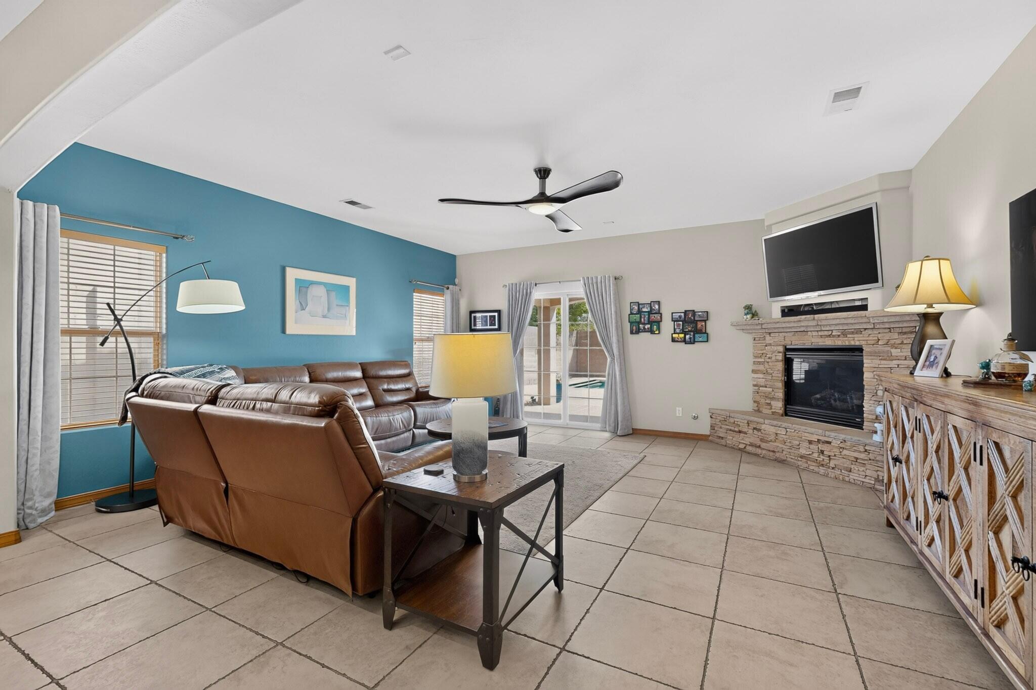 Photo 4 — 1610 Western Hills Drive SE