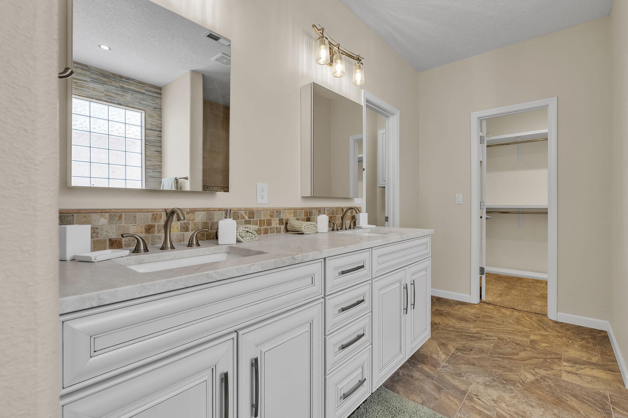 Photo 16 — 7143 Glyndon Trail NW