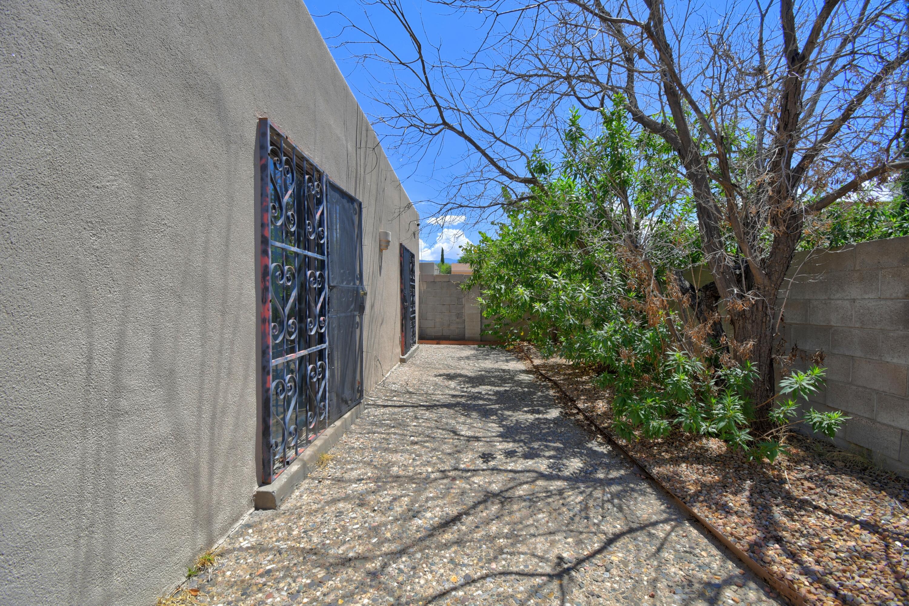 Photo 2 — 8906 Spain Road NE