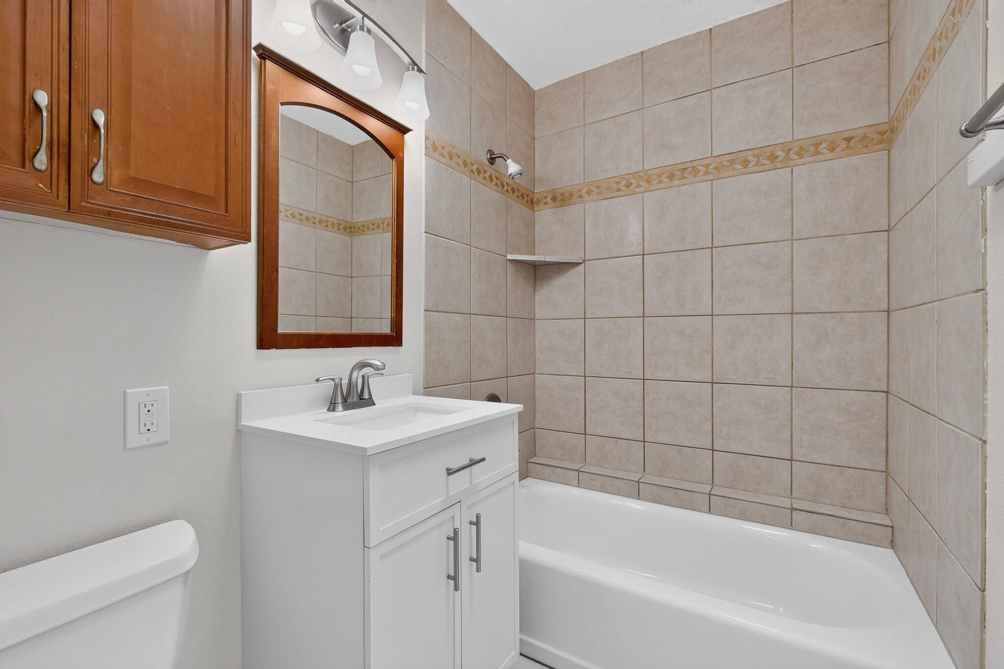 Photo 15 — 1409 Princeton Drive SE
