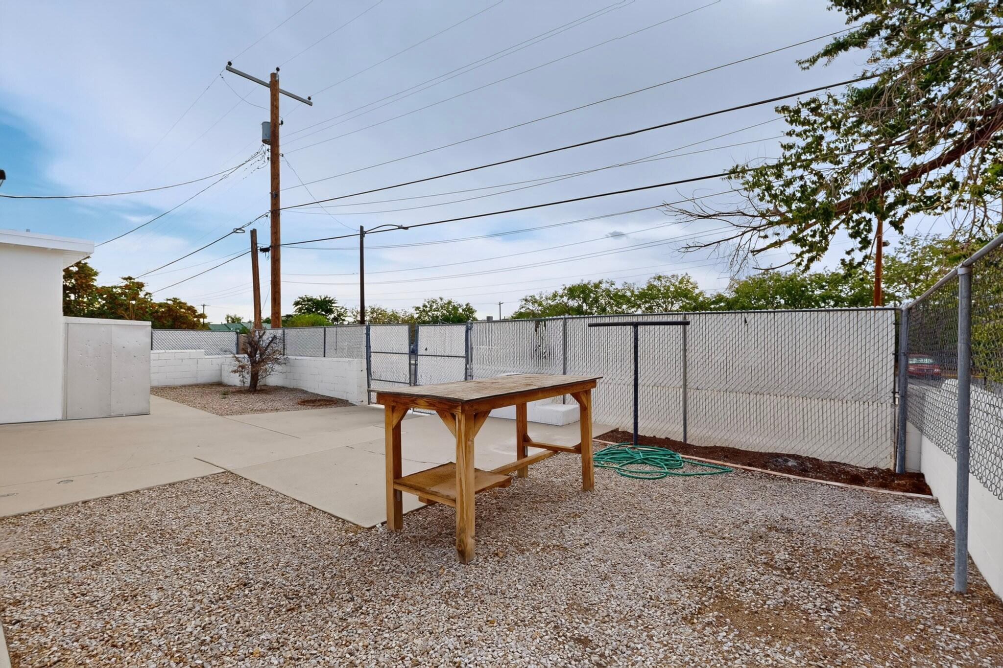 Photo 4 — 1409 Princeton Drive SE