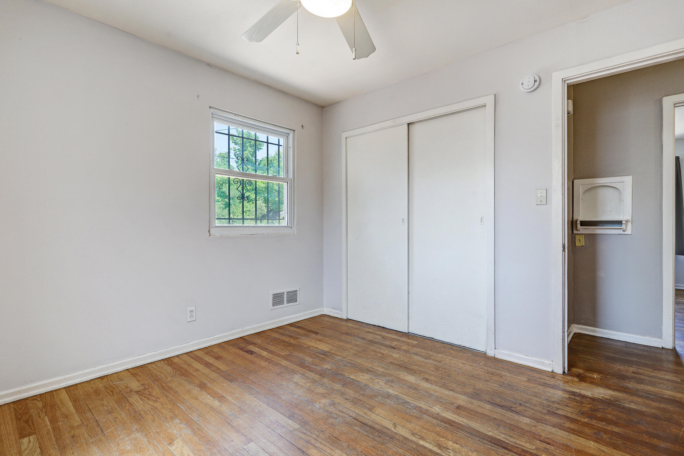 Photo 12 — 3815 Anderson Avenue SE