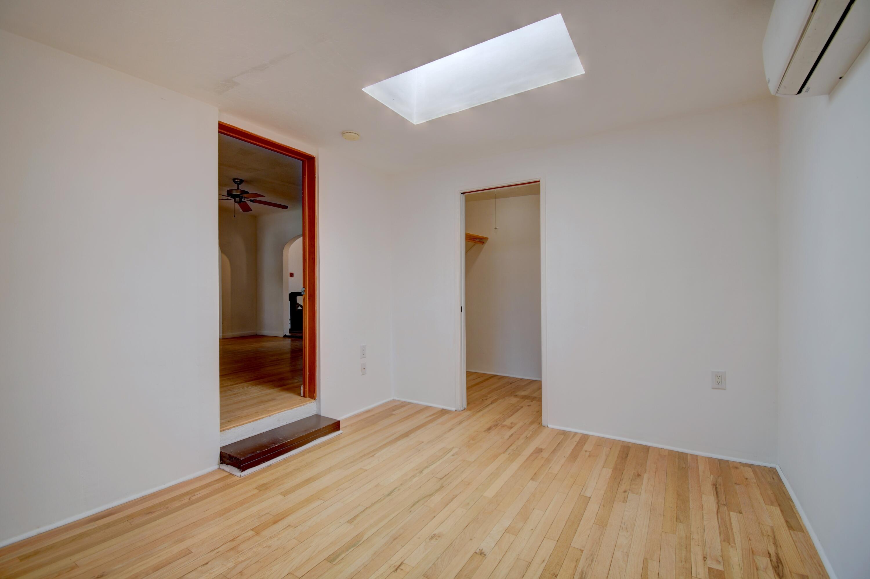 Photo 11 — 303 Tulane Drive SE