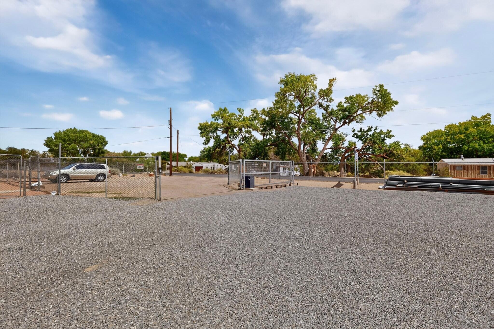 Photo 8 — 1785 Sichler Road SW