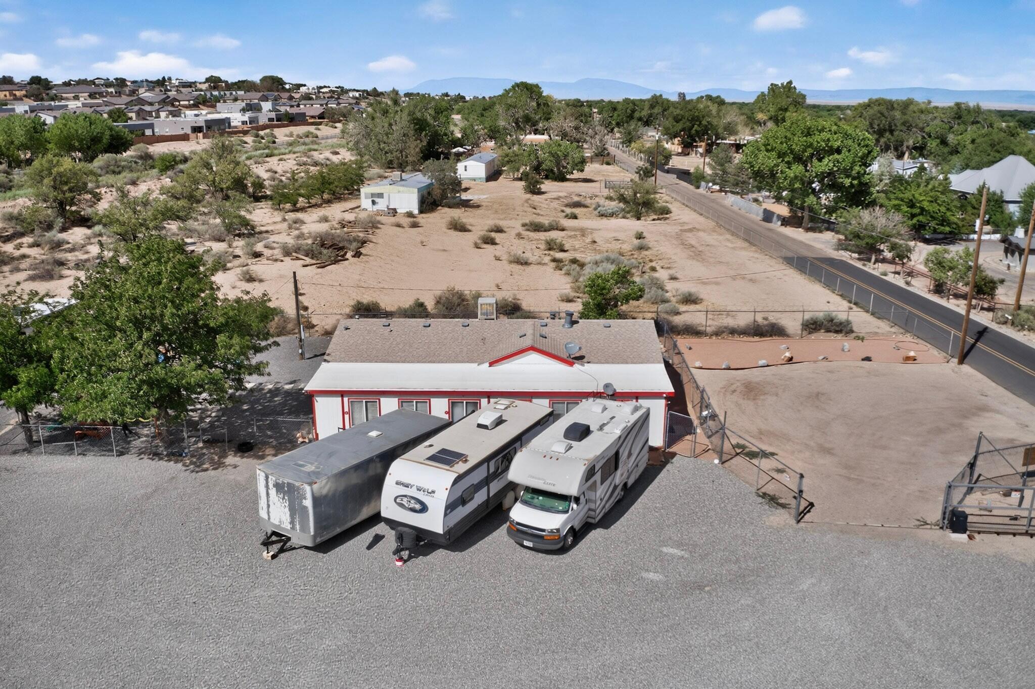 Photo 5 — 1785 Sichler Road SW