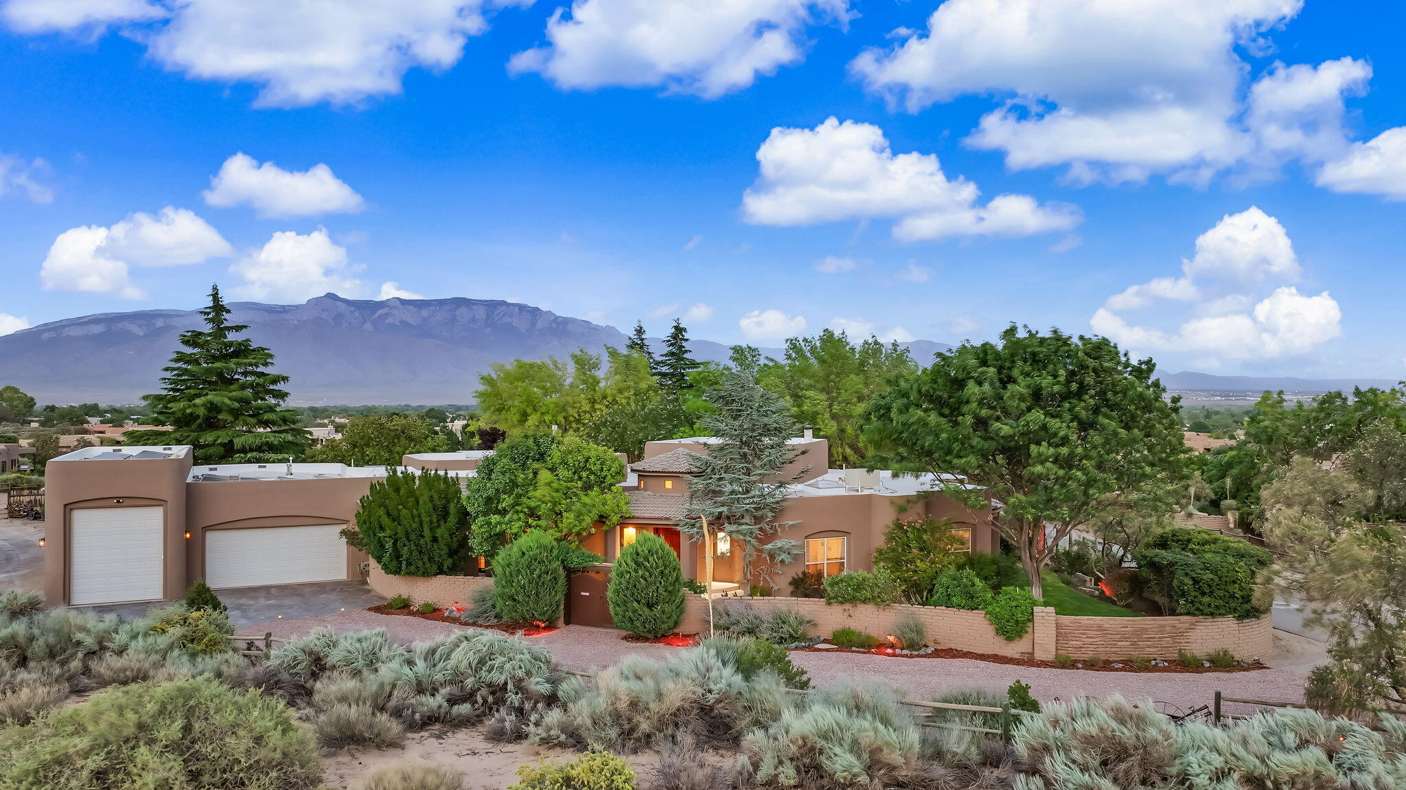 178 Loma Del Oro, Corrales, NM 87048