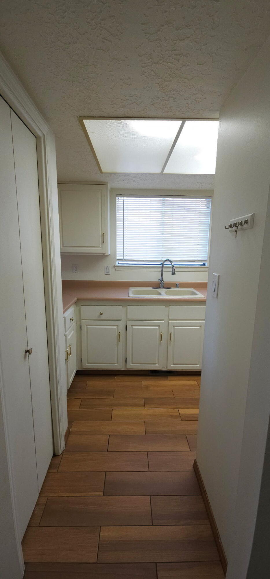 Photo 20 — 642 Lakeview Circle SE