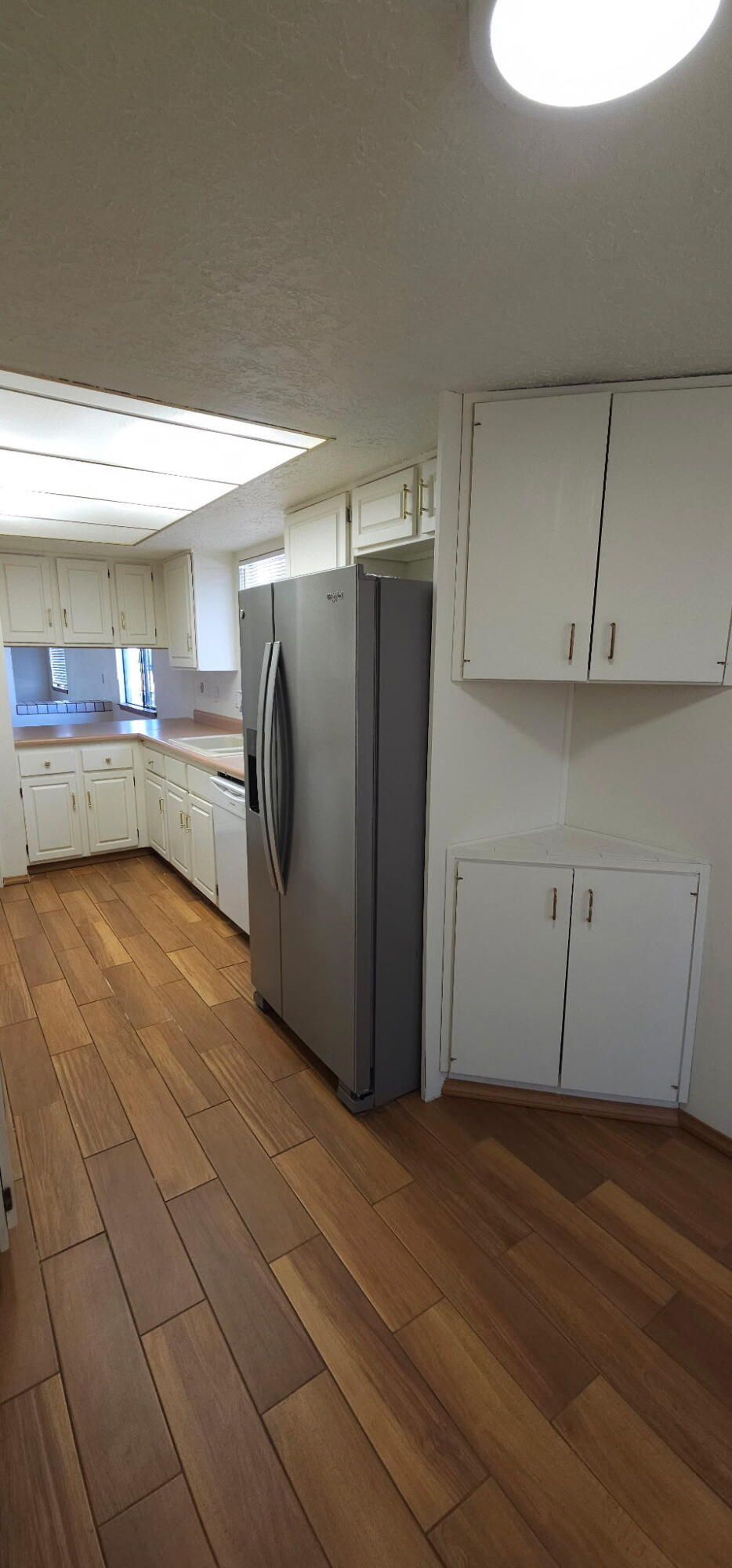 Photo 17 — 642 Lakeview Circle SE