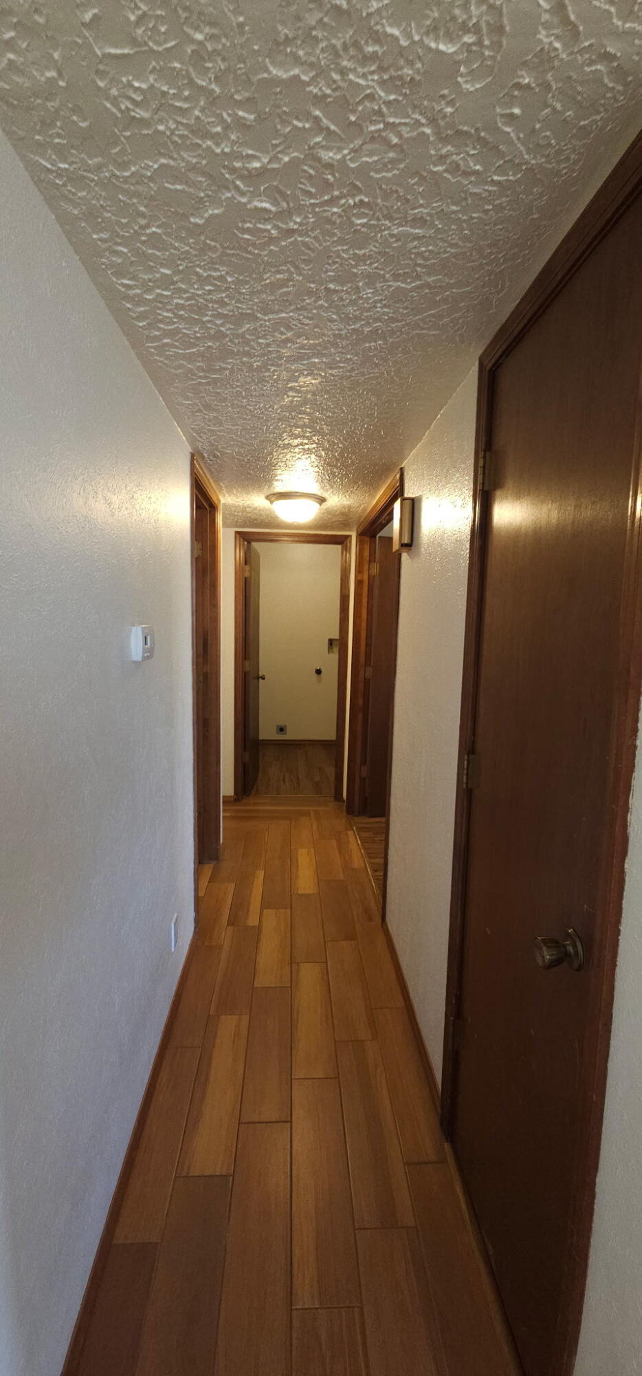Photo 16 — 642 Lakeview Circle SE