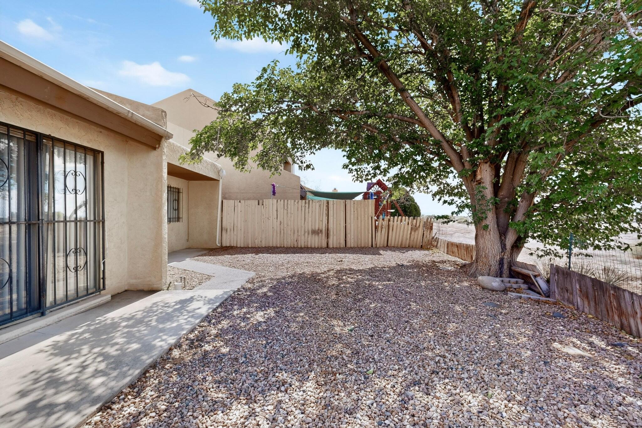 Photo 6 — 642 Lakeview Circle SE