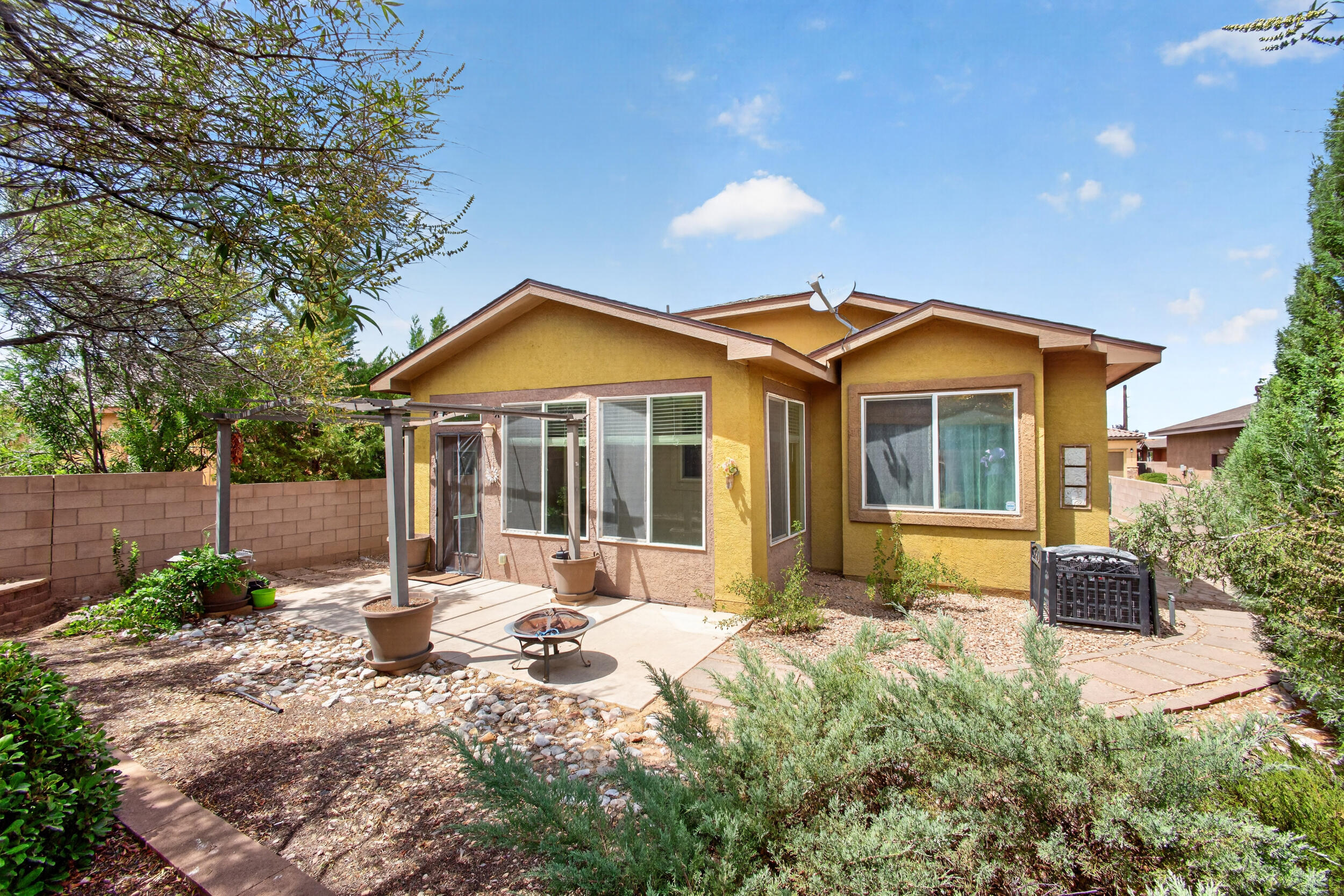 Photo 3 — 160 Zuni River Circle SW