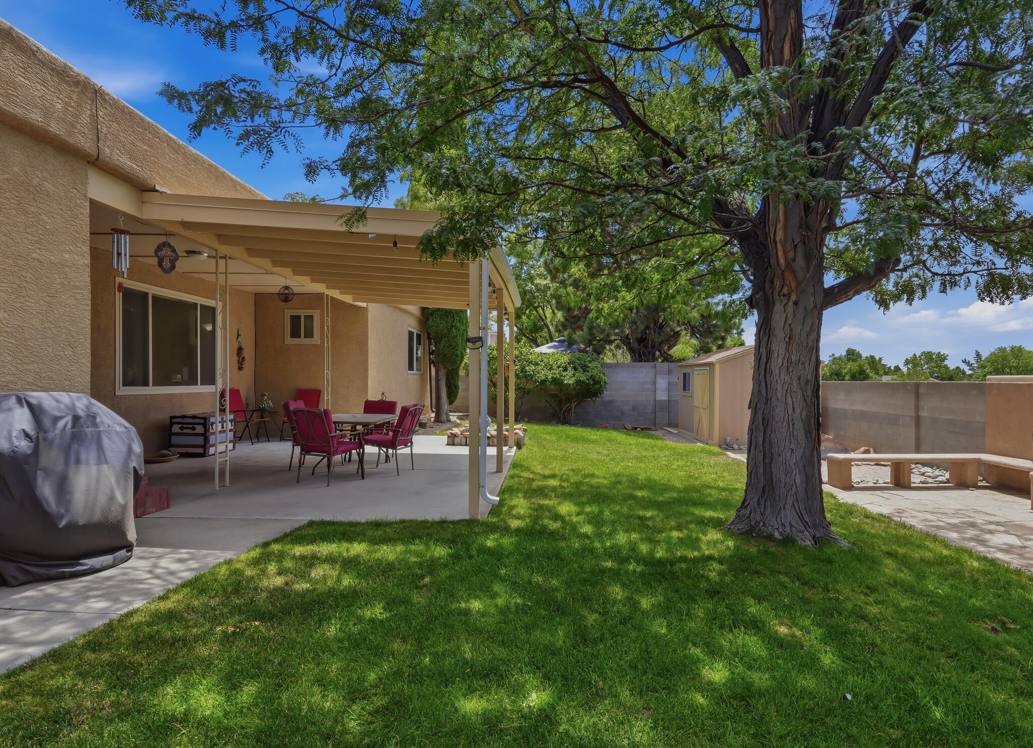 Photo 2 — 5413 Imperial Court NE