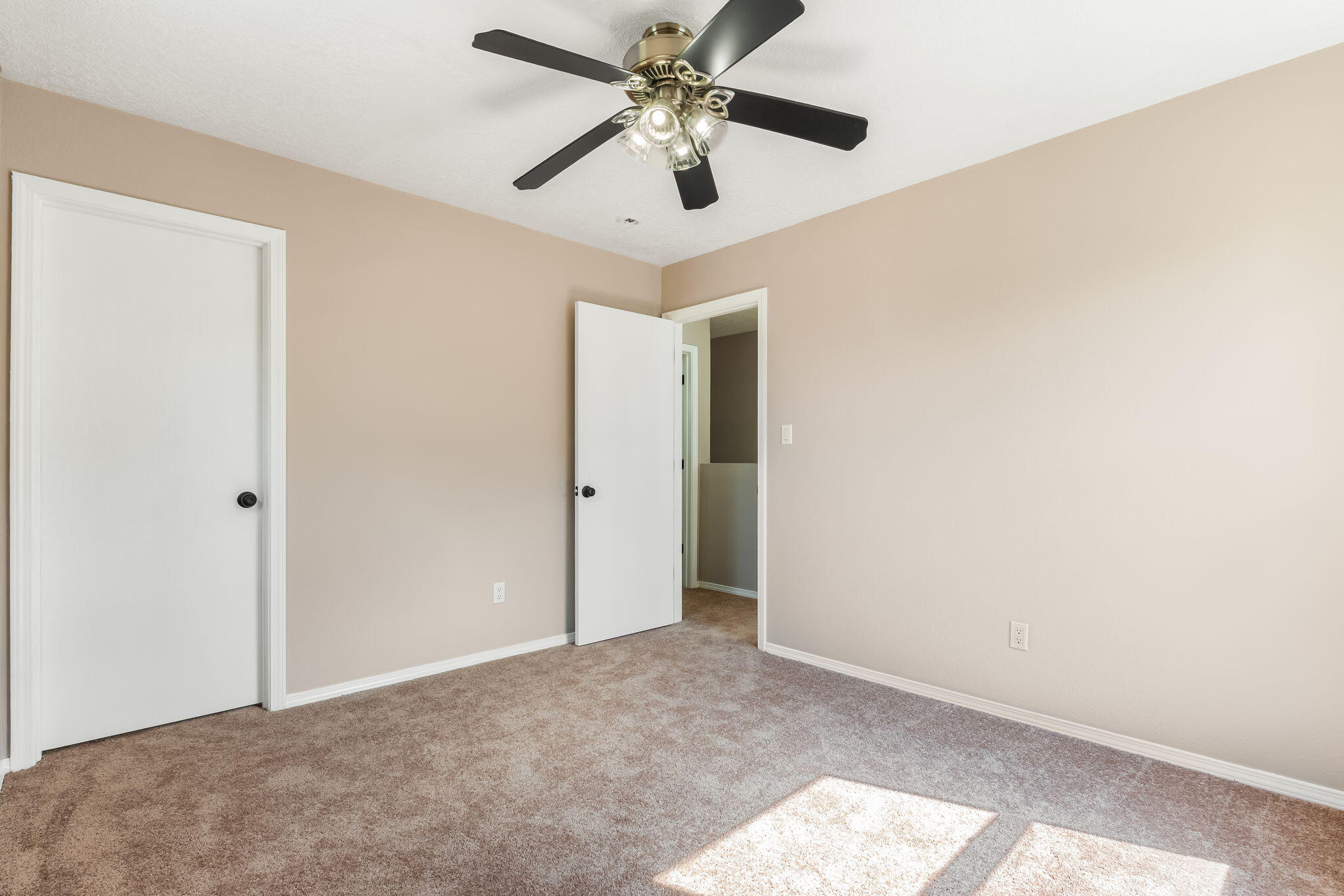 Photo 18 — 10648 Humphries Lane SW